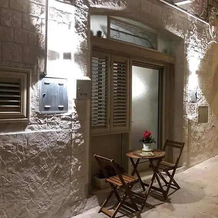 Dimora Cris Apartment *